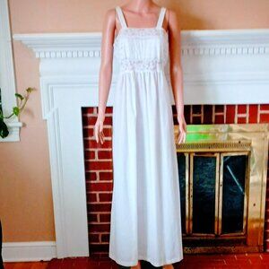 Lily of France Vintage Nightgown S White Lace & Pleated Sleeveless Maxi